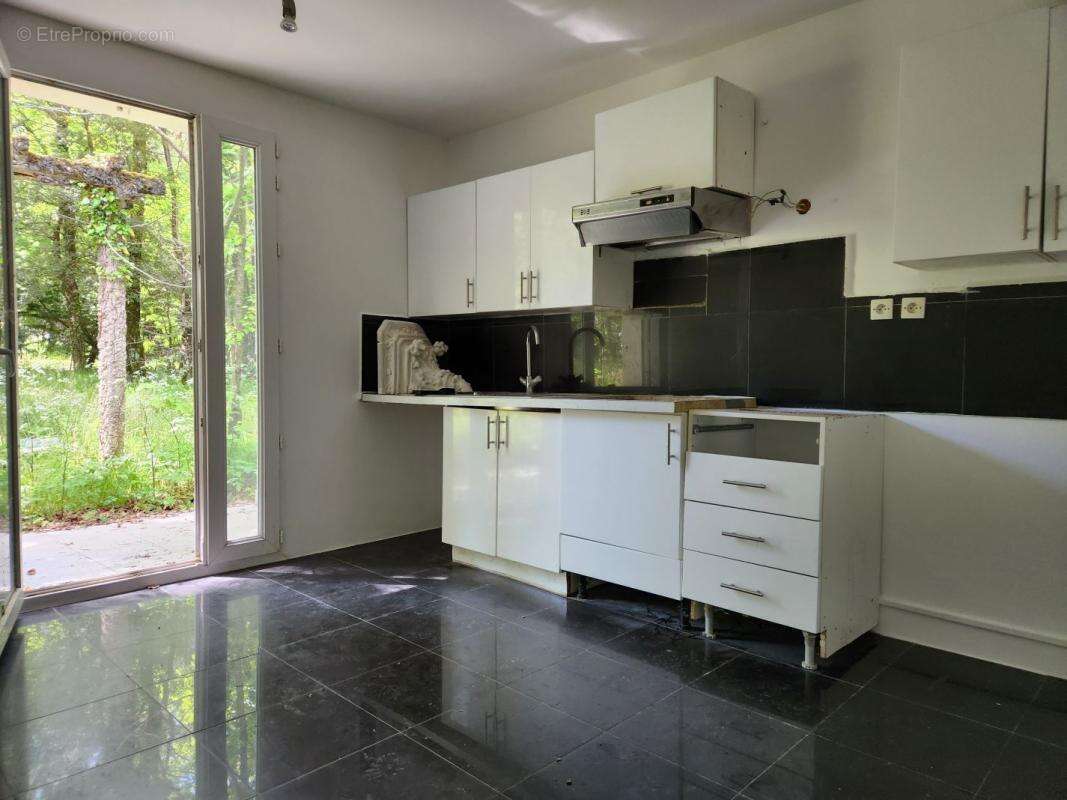 Maison à PLAN-D'AUPS-SAINTE-BAUME