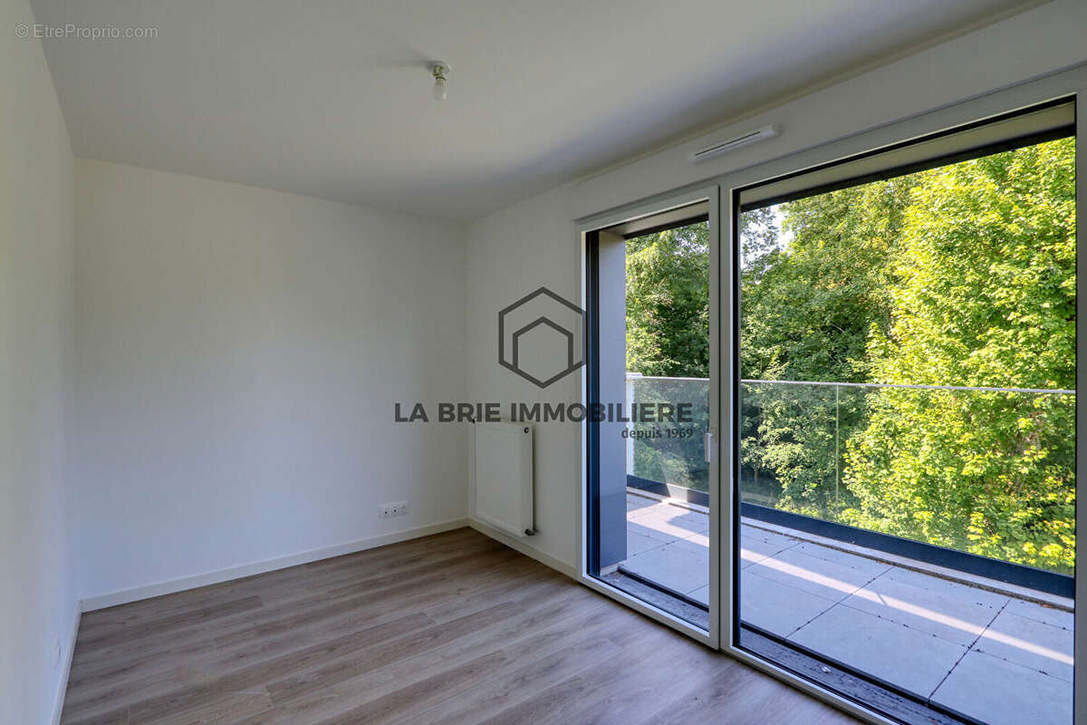 Appartement à RUBELLES