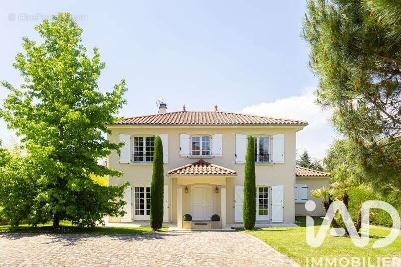Photo 4 - Maison à SAINT-BONNET-LES-OULES