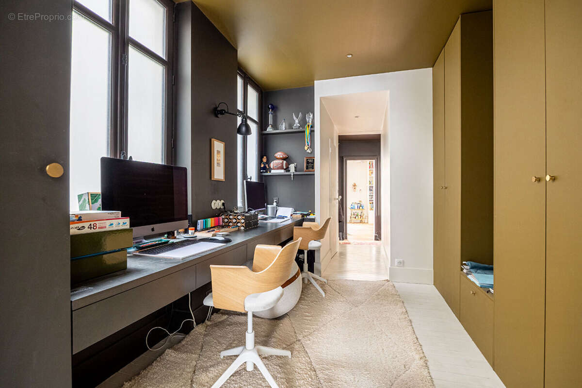 Appartement de prestige 134 m² dans un immeuble de caractère avec ascenseur et parking. - photo 10