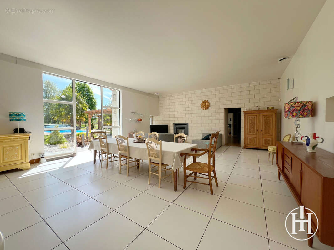 Maison à CHARENTON-DU-CHER