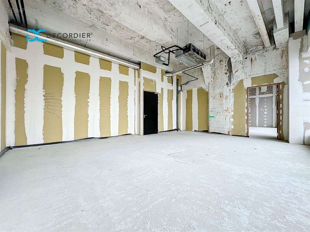 Commerce à EVIAN-LES-BAINS