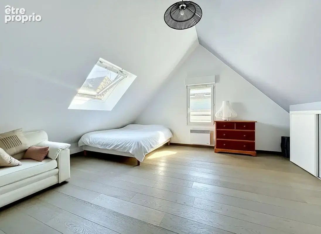 Maison 5 pièce(s) 128 m2 Centre-Ville Nanterre - photo 9