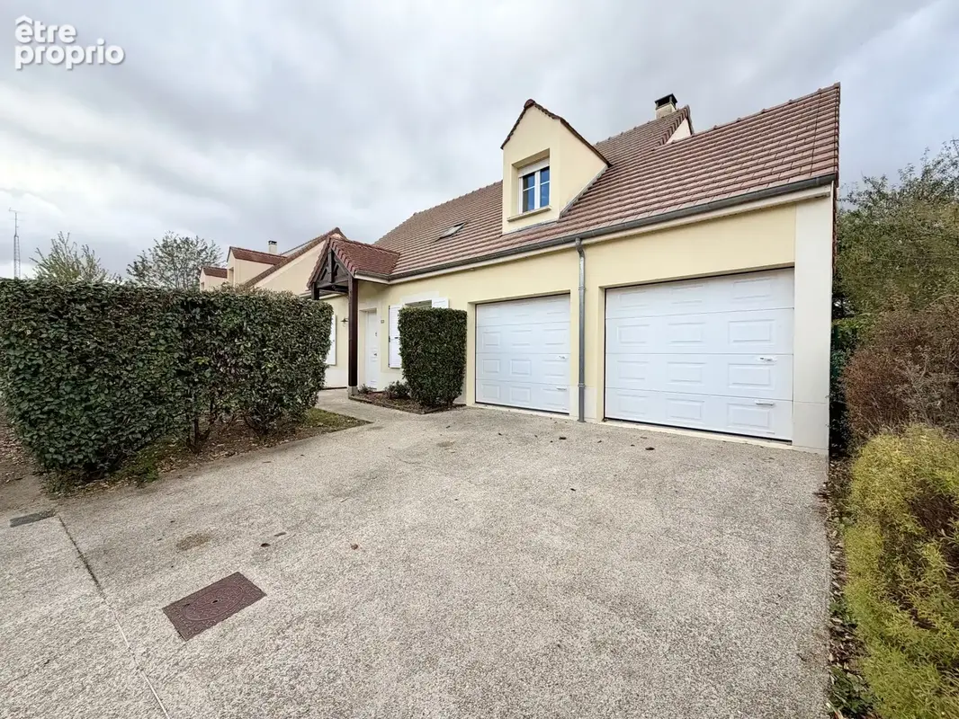 Maison 6 pièces 165 m² à vendre à Ozouer-Le-Voulgis (77390) - photo 1