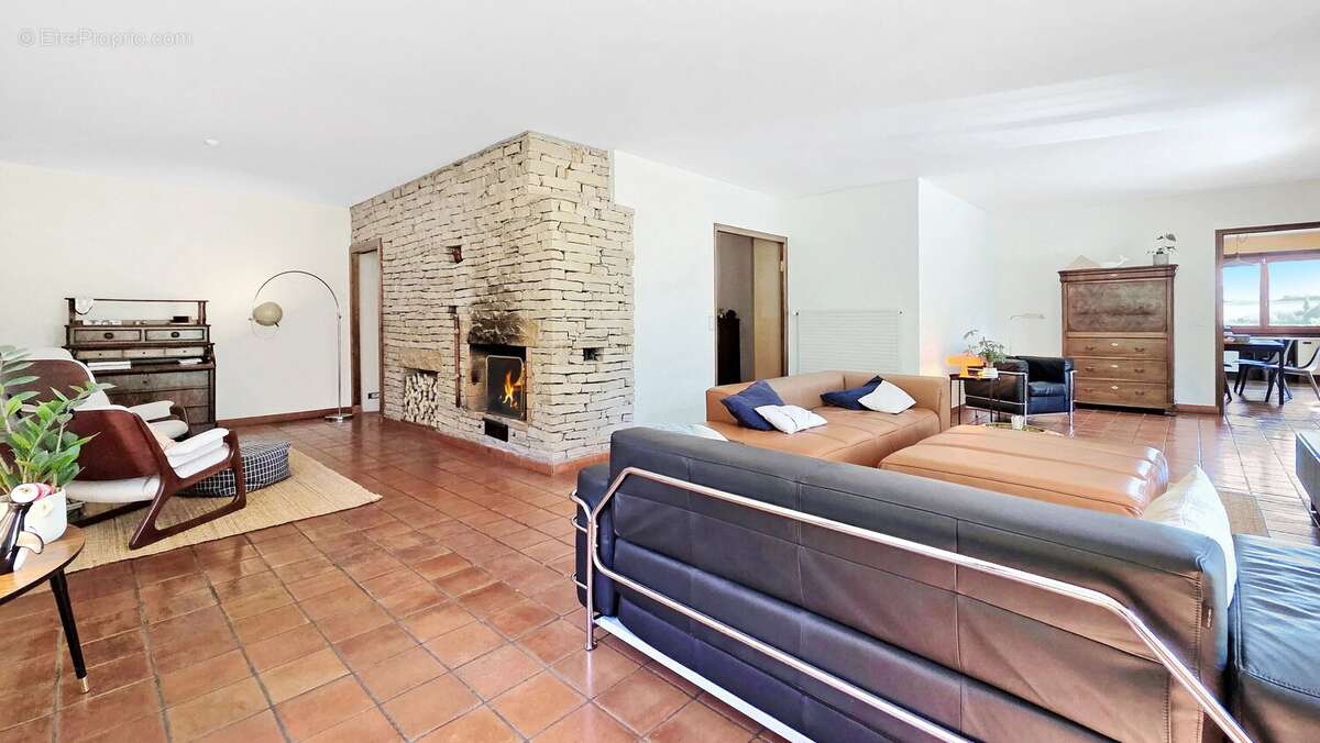 Maison à MONNETIER-MORNEX