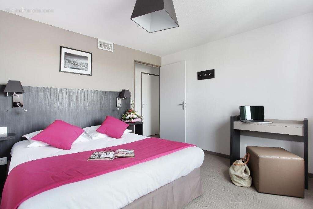 INVESTISSEMENT LOCATIF  Marseille  Résidence de tourisme Odalys City  Appart'hôtel Marseille Le Dôme - 6,71 % de rentabilité - photo 3