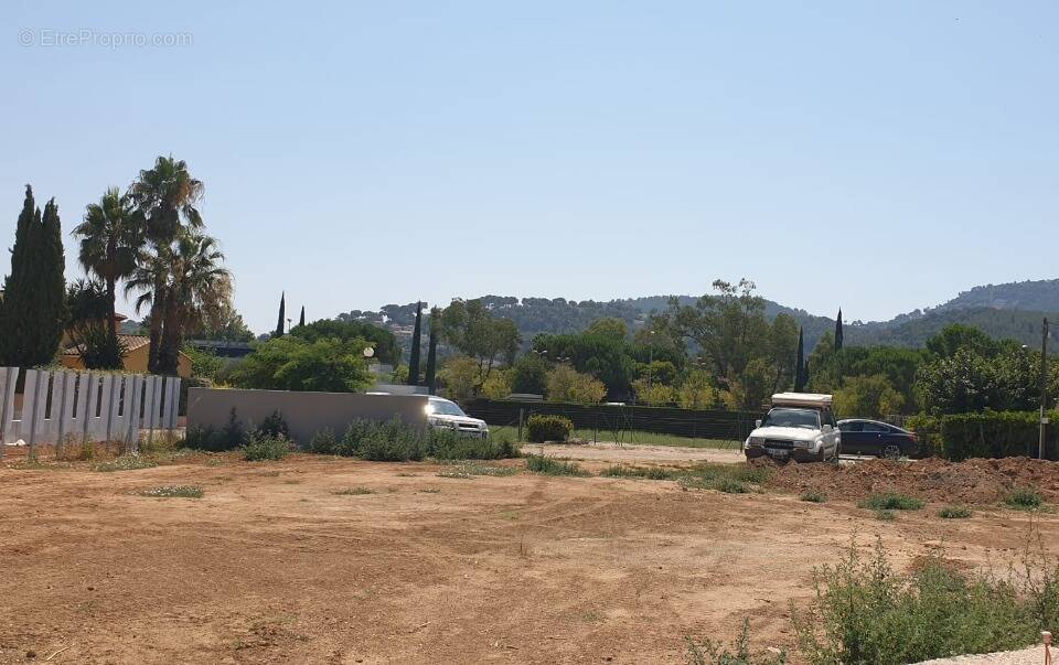 Terrain à HYERES