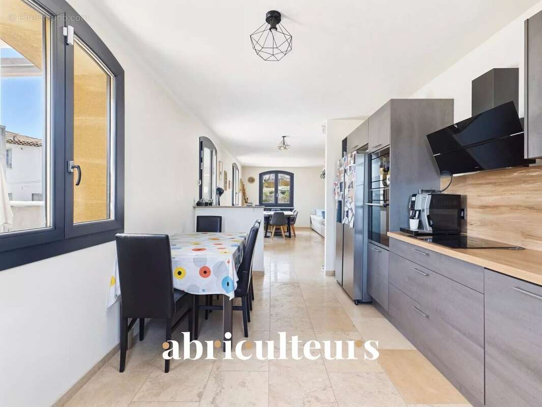 Appartement à ROGNES