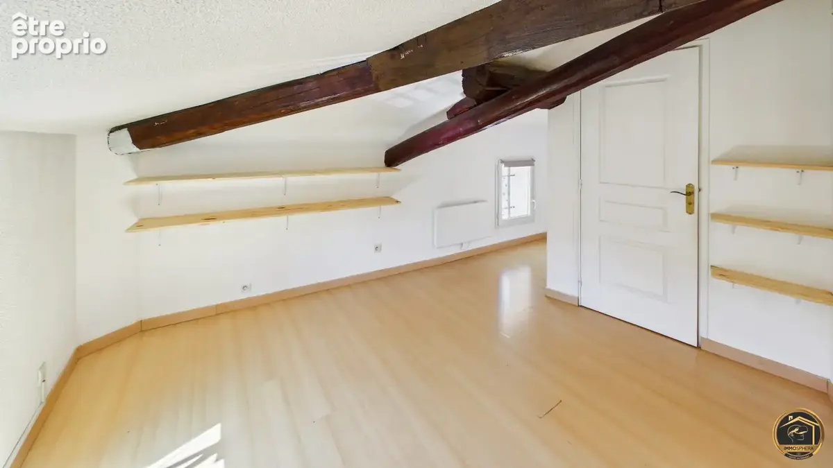 CHAMBRE SOUS COMBLES 