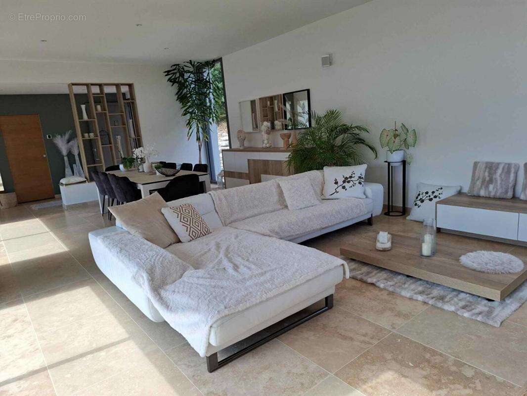 Maison contemporaine haut gamme  220 m2 - photo 7