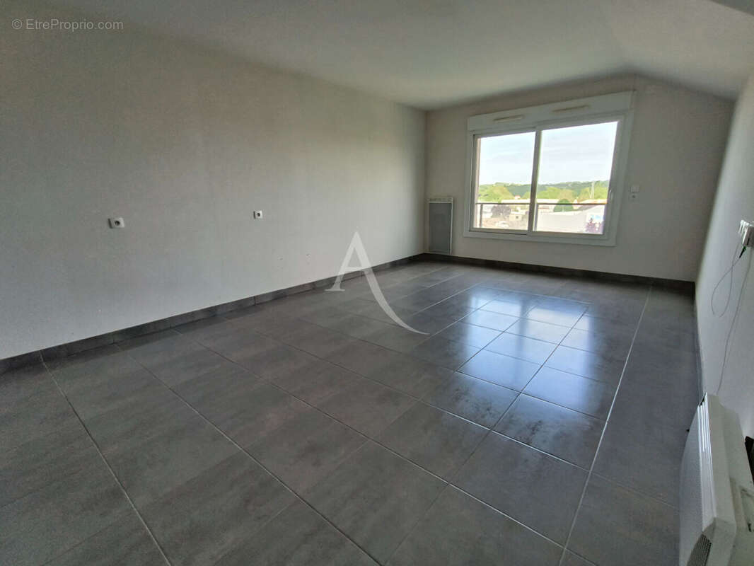 Appartement à COULAINES