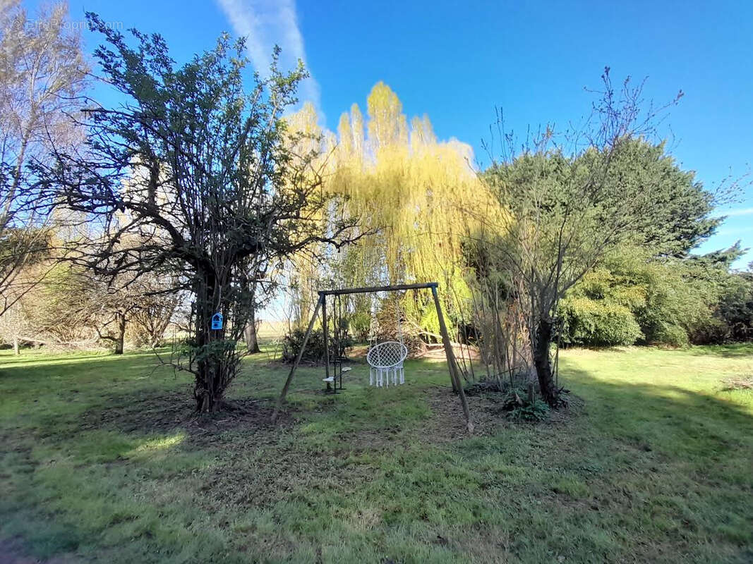Maison à NEUVY-EN-CHAMPAGNE