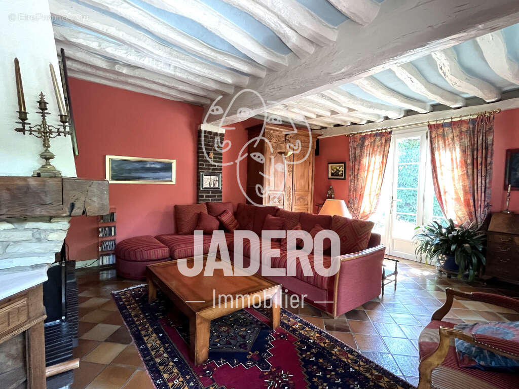 Maison à LE MESNIL-ESNARD