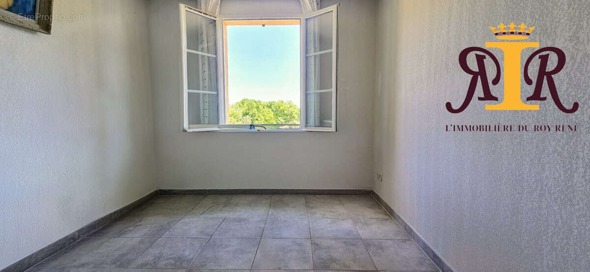 Appartement 88 m² à Chateauneuf-Le-Rouge  - photo 8