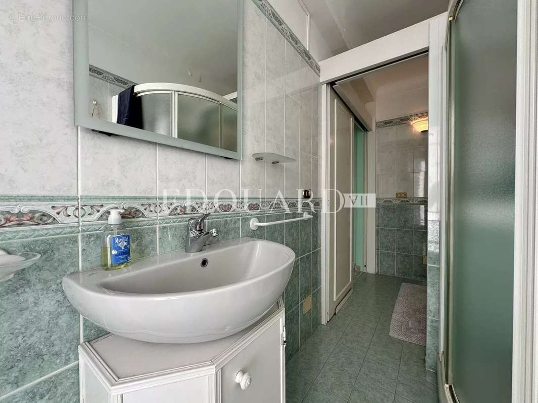 Appartement à ROQUEBRUNE-CAP-MARTIN