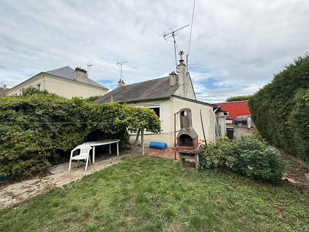 Maison à LA CHAUSSEE-SAINT-VICTOR