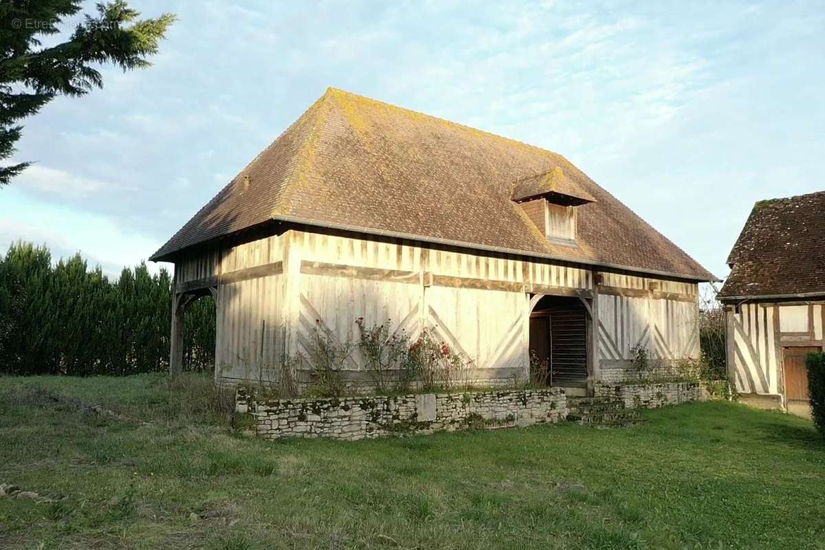 Maison à SAINT-PIERRE-SUR-DIVES