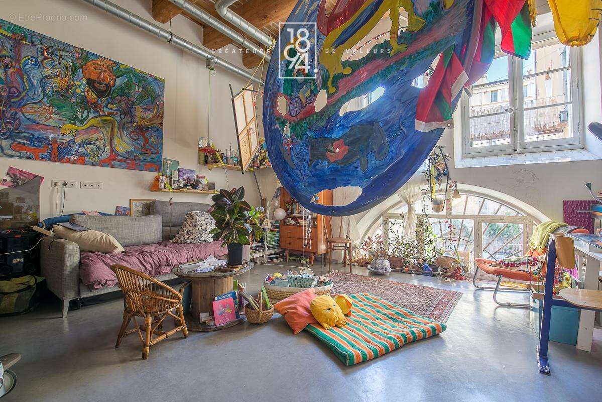 Appartement à MARSEILLE-2E