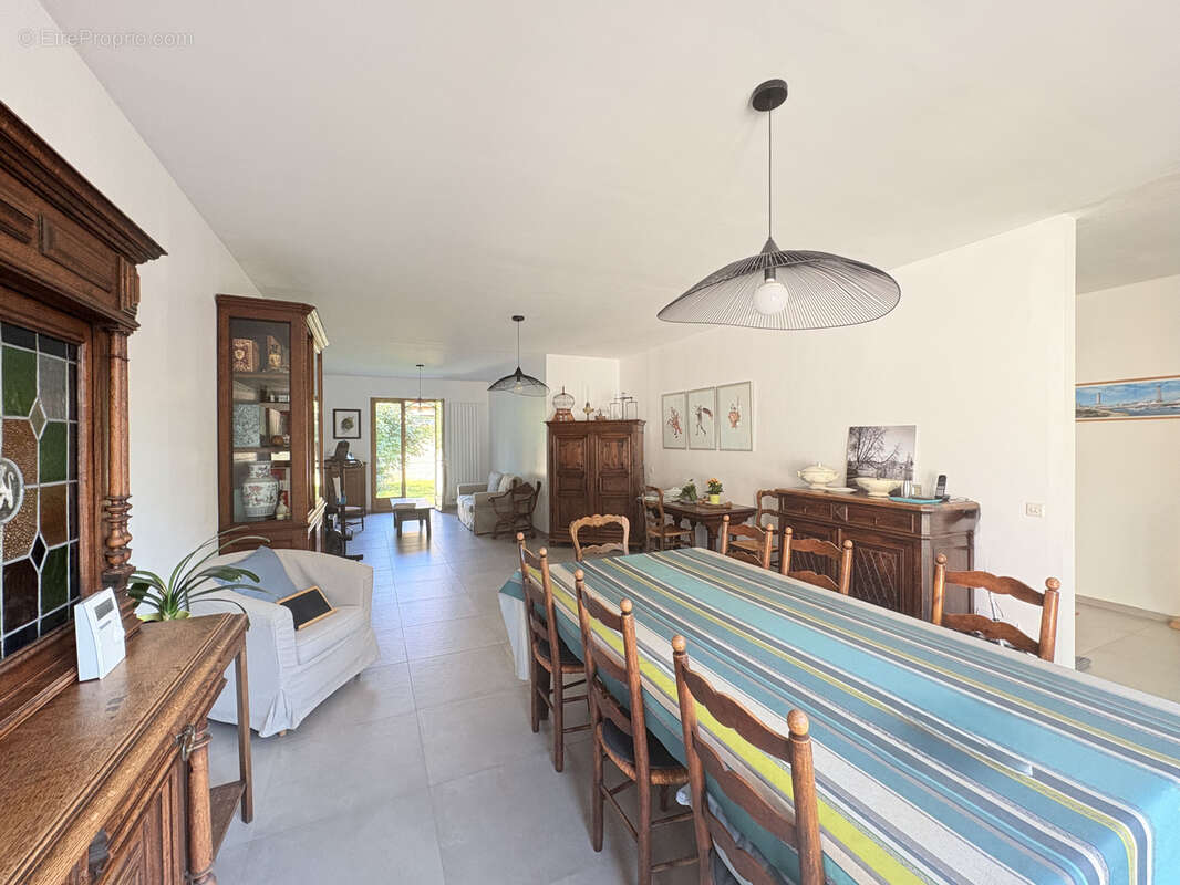 Maison à CHENNEVIERES-SUR-MARNE