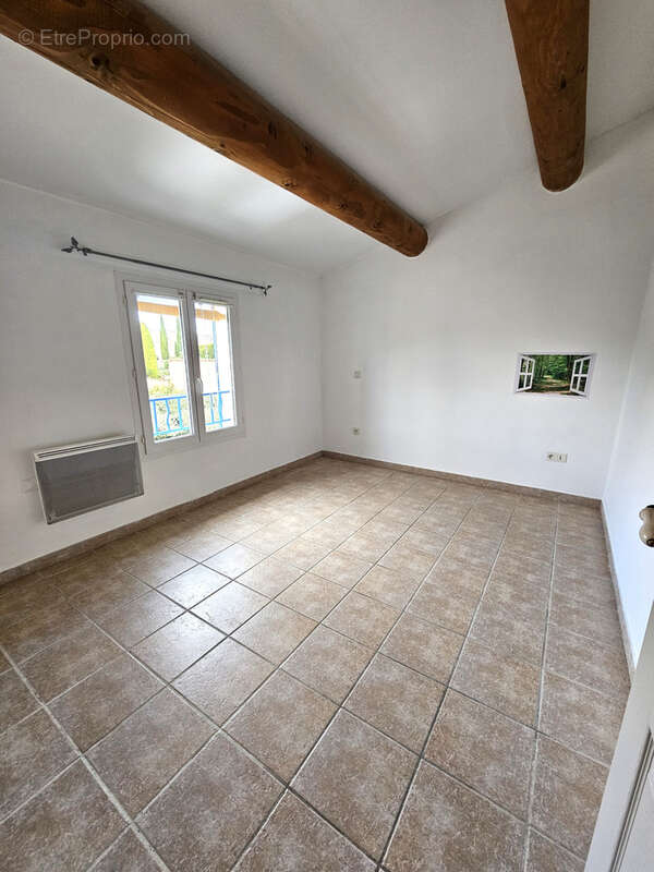Maison à MOURIES