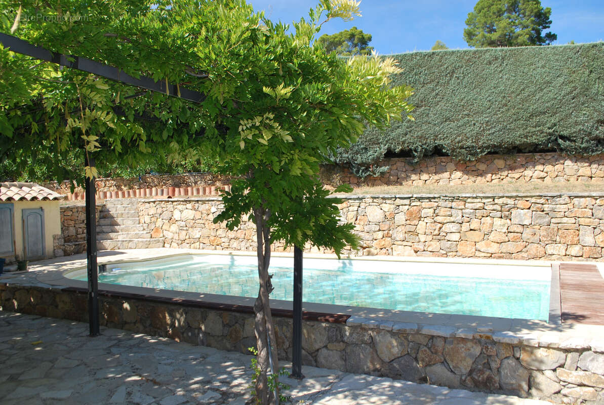 Maison à VILLECROZE