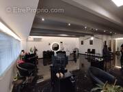 Commerce à LA GAUDE