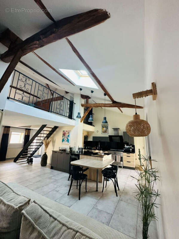 Maison à PONT-DE-VEYLE