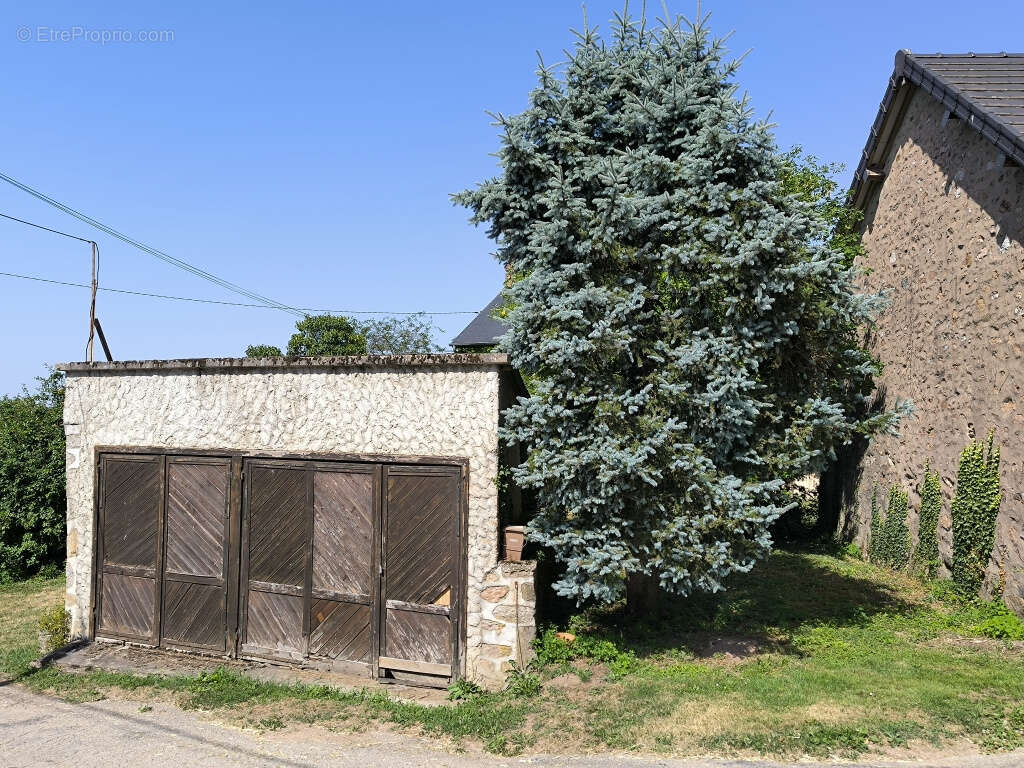 Maison à OUROUX-EN-MORVAN