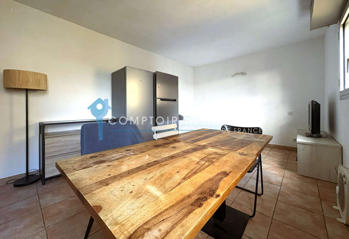 DEPT-30-A VENDRE-UZES Studio de 29m2 proche de toutes commodités résidence la tour du roy - photo 2