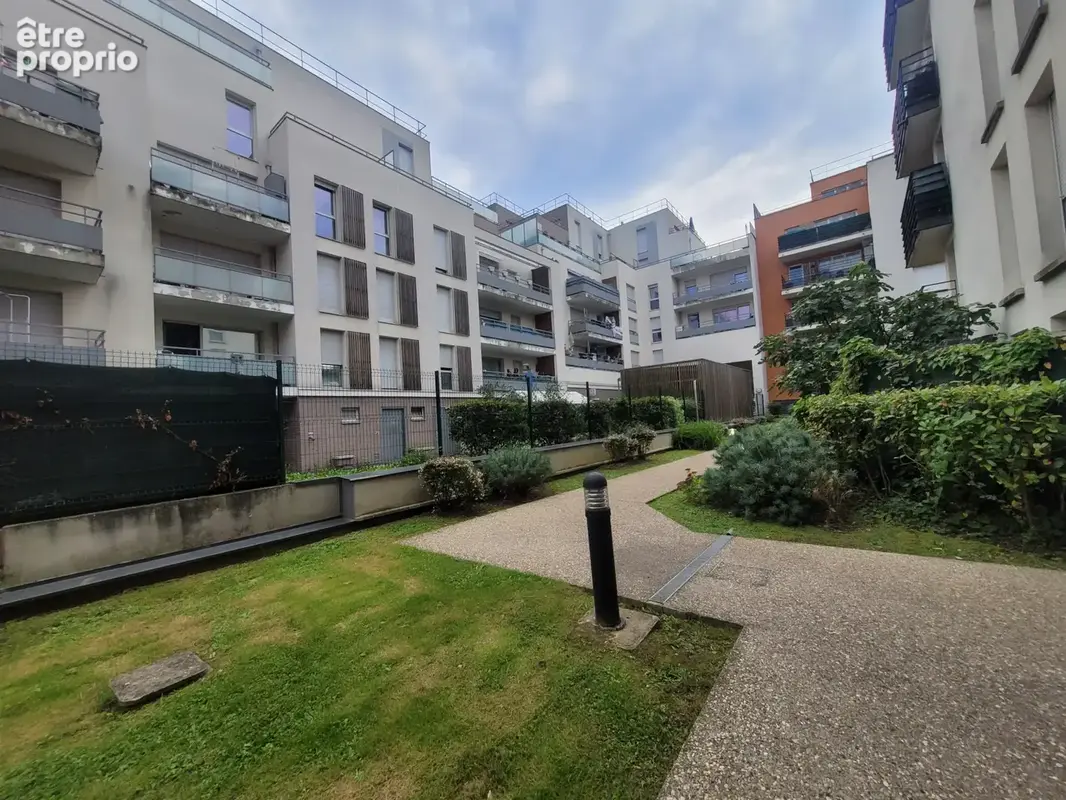 À vendre   Très bel appartement de standing 2 pièces avec balcon et parking privatif - photo 1
