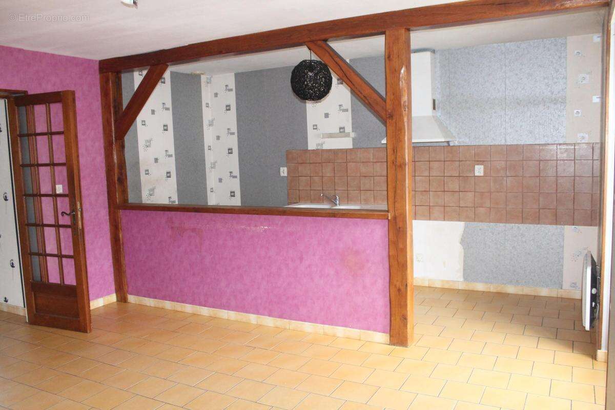 Appartement à FRESNAY-SUR-SARTHE