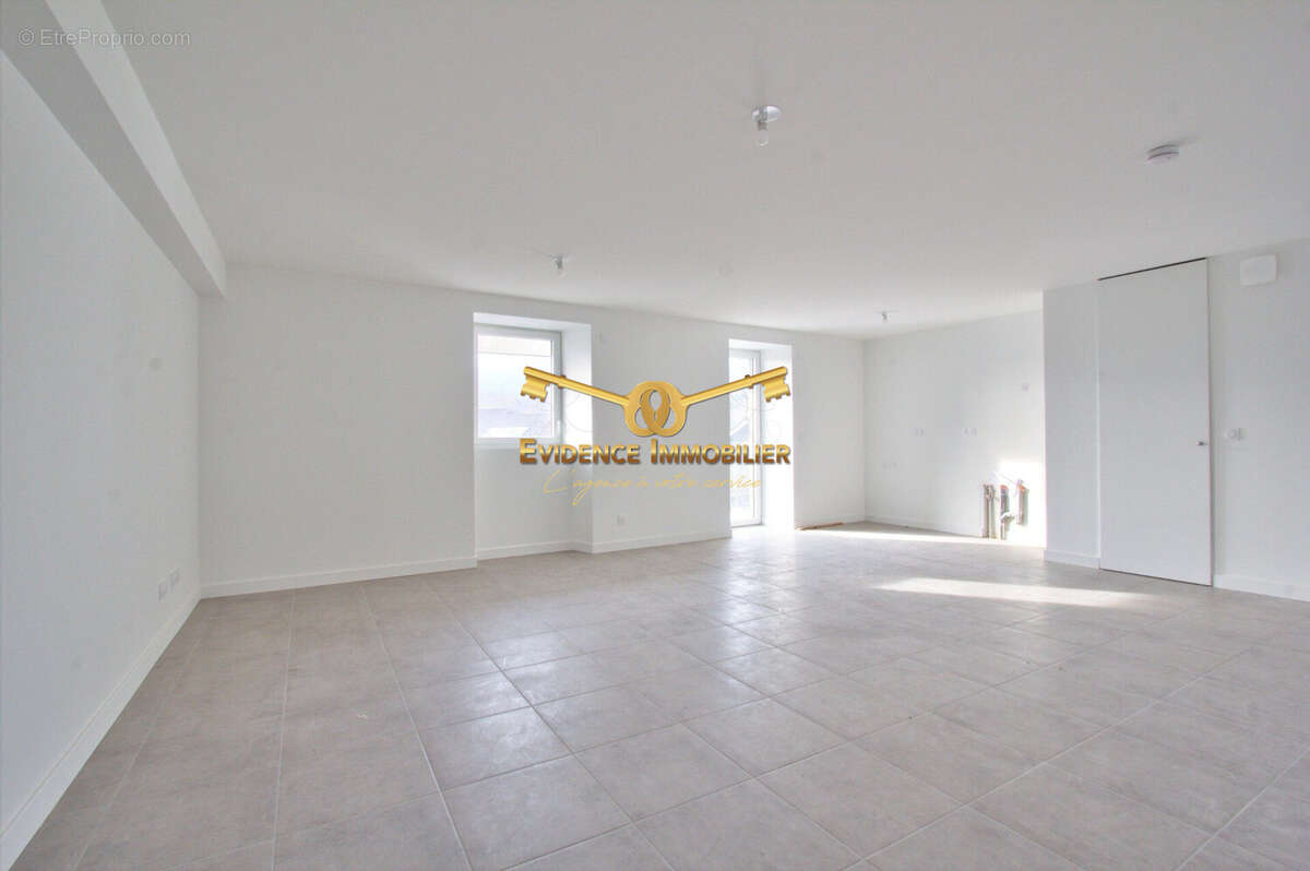 Appartement à GILLY-SUR-ISERE