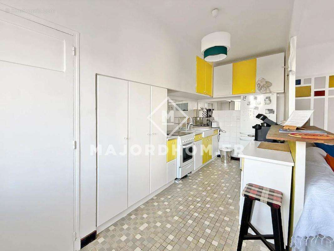 Vend T3 balcon traversant vue dégagée 13007 Place des Lices - photo 7