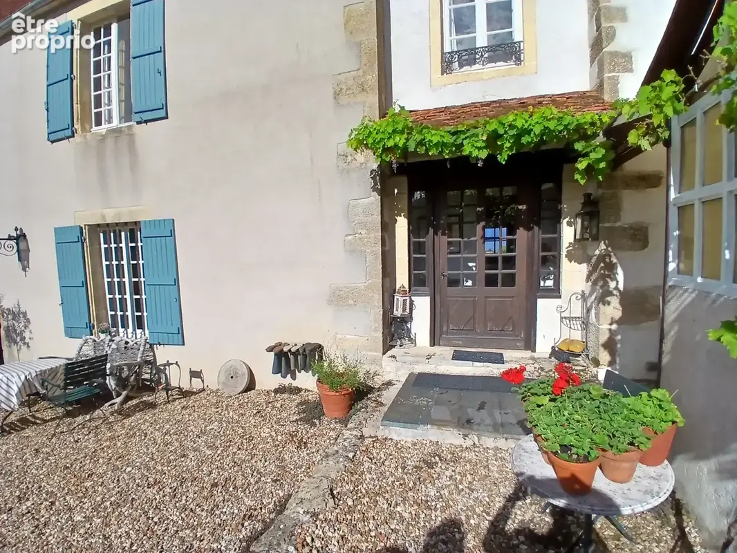 Maison Forte de 1585 avec sa tour, gîte et une très belle vue sur la campagne, proche Clamecy. - photo 8