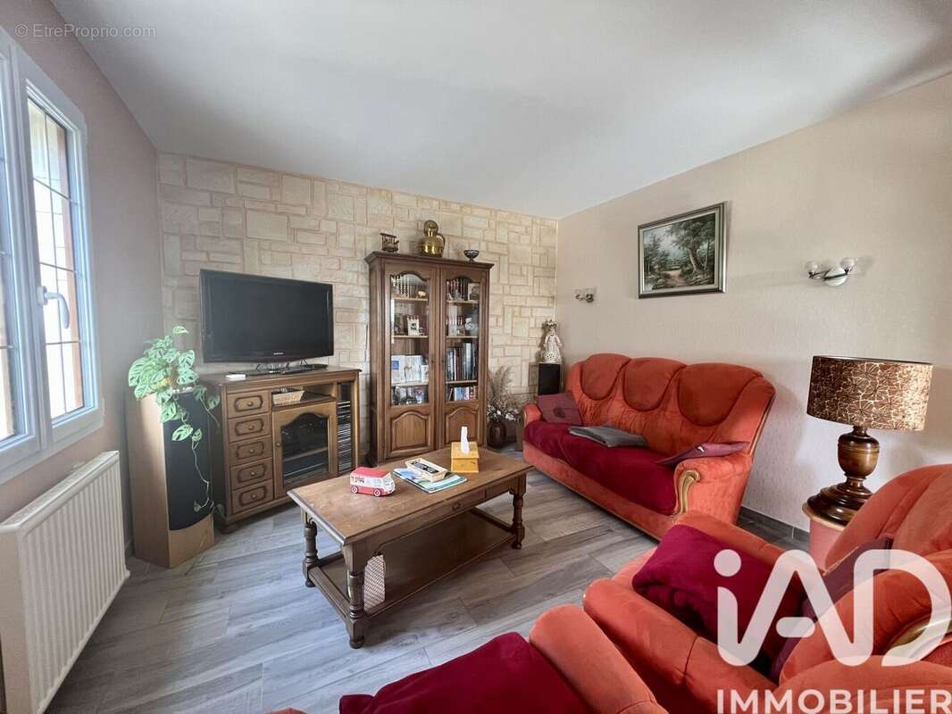Maison 149 m² à La Barre-De-Semilly  - photo 5