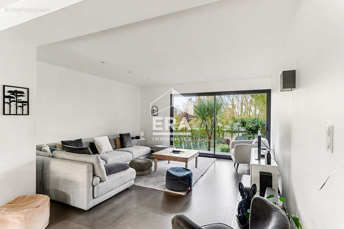 Maison à BRUGUIERES