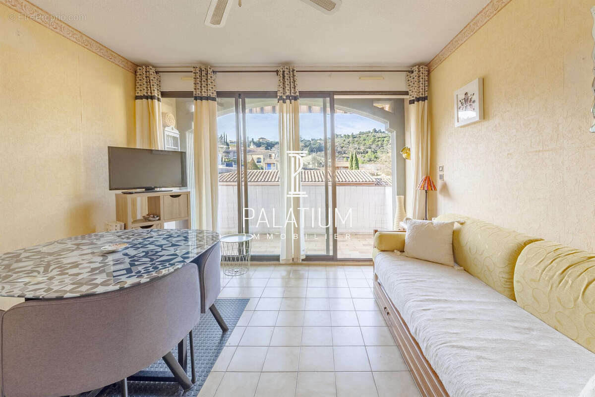 Appartement à GREOUX-LES-BAINS