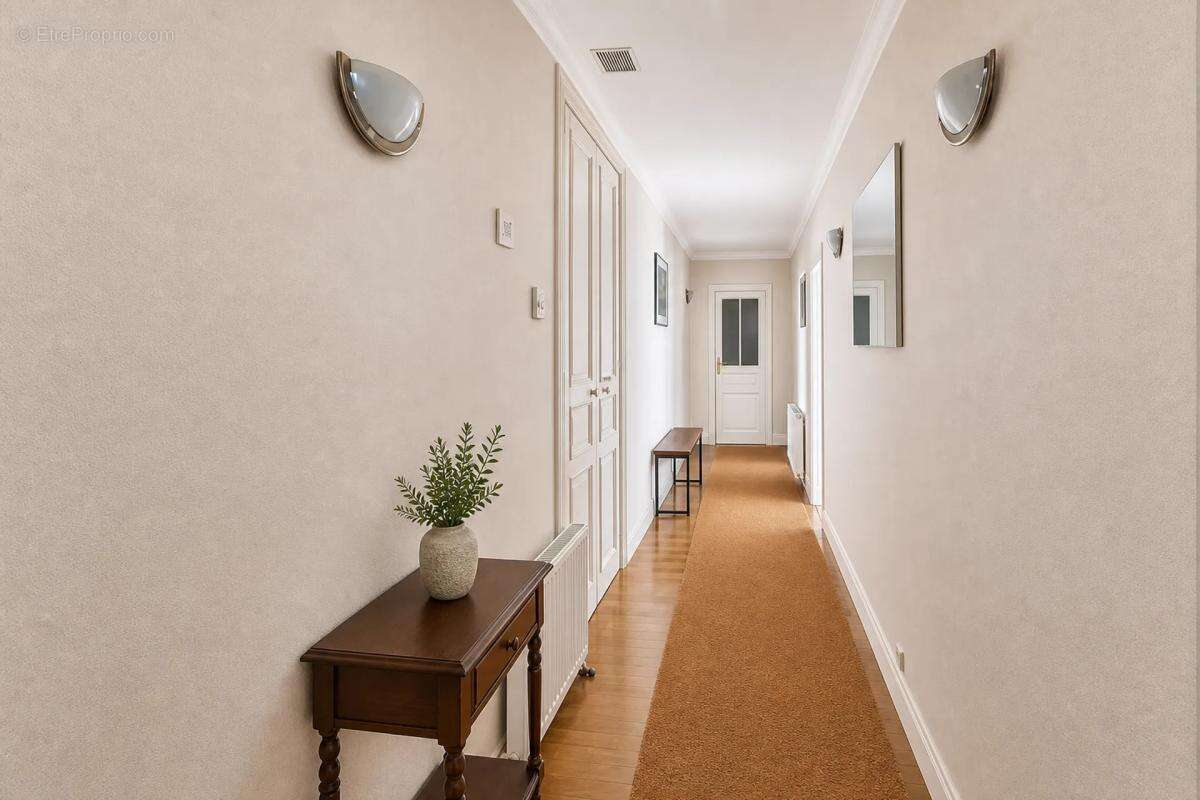 Maison de 11 pièces de 255 m² à Chartres - photo 17