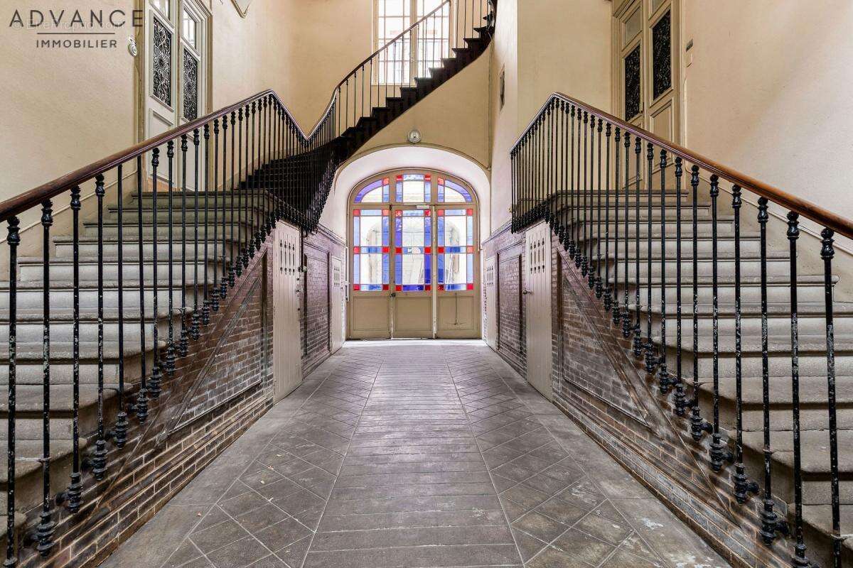 T4 de charme 114 m² -  Saint Sernin, vue Basilique - photo 13
