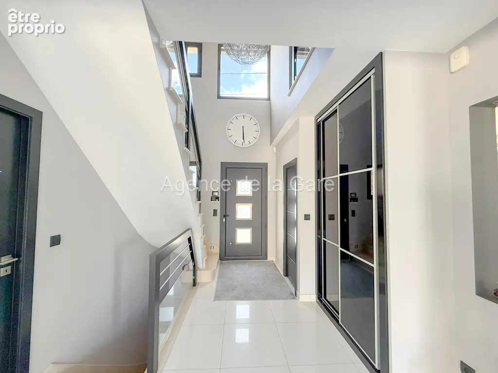 Carrières-sur-seine - belle maison familiale de 168 m² - 7 pièces - double garage - photo 2