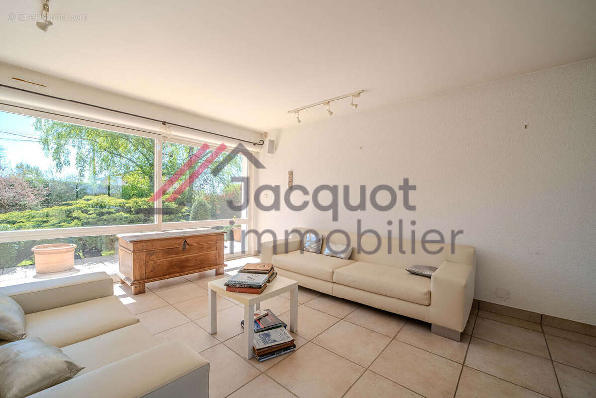 Maison 192 m² à Lons-Le-Saunier  - photo 3