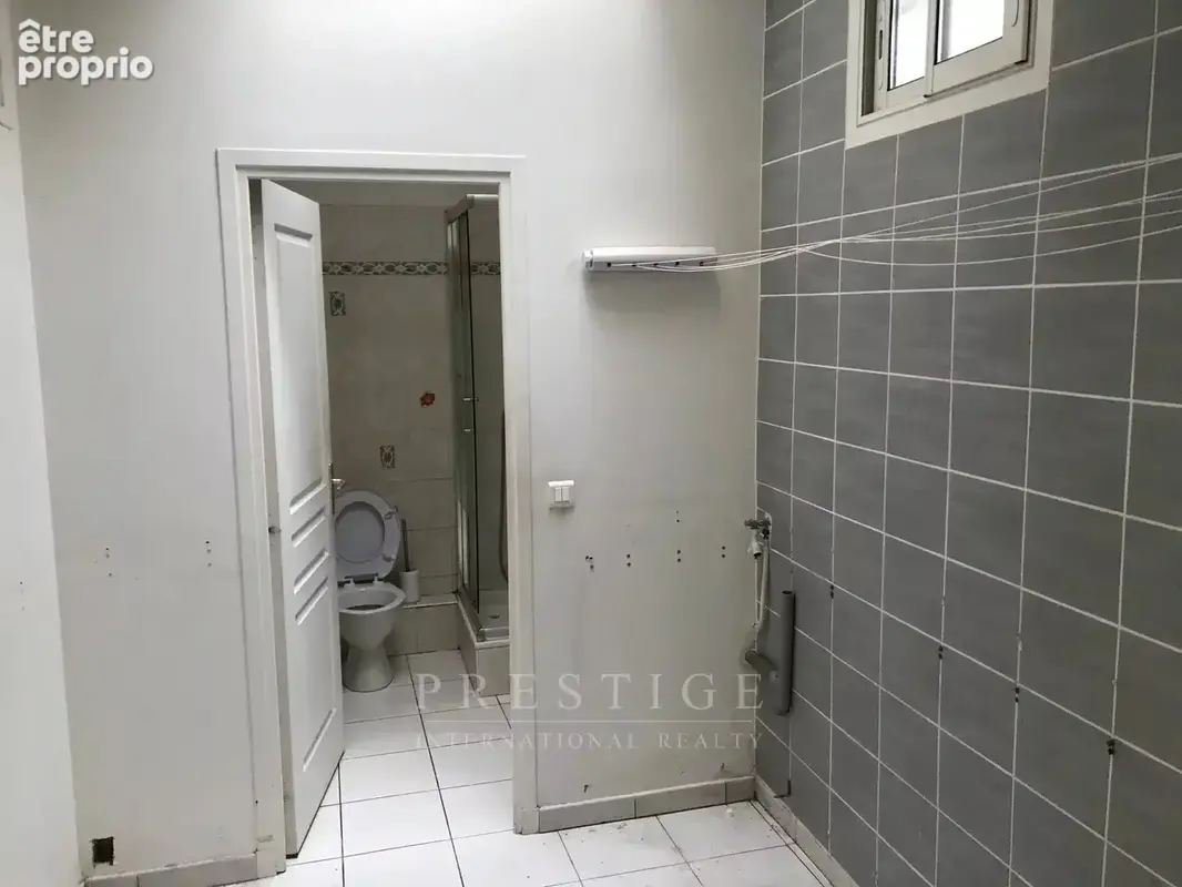 Juan les pins  murs 82m² d'un local commercial  avec appartement 2 pièces - photo 4