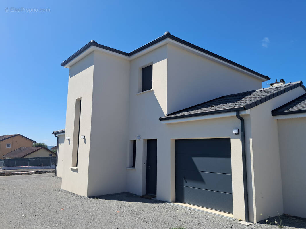 Un oasis de confort et d'élégance : Votre villa à Isle dans un quartier d'exception - photo 3