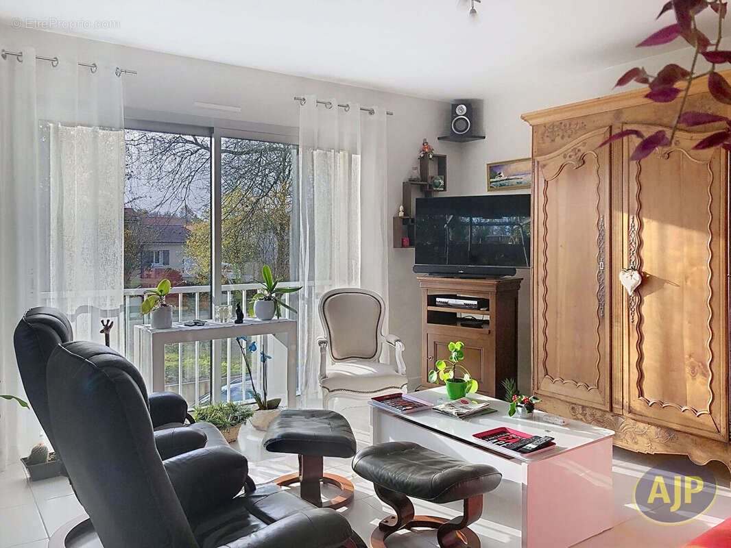 Maison à LA TESSOUALLE