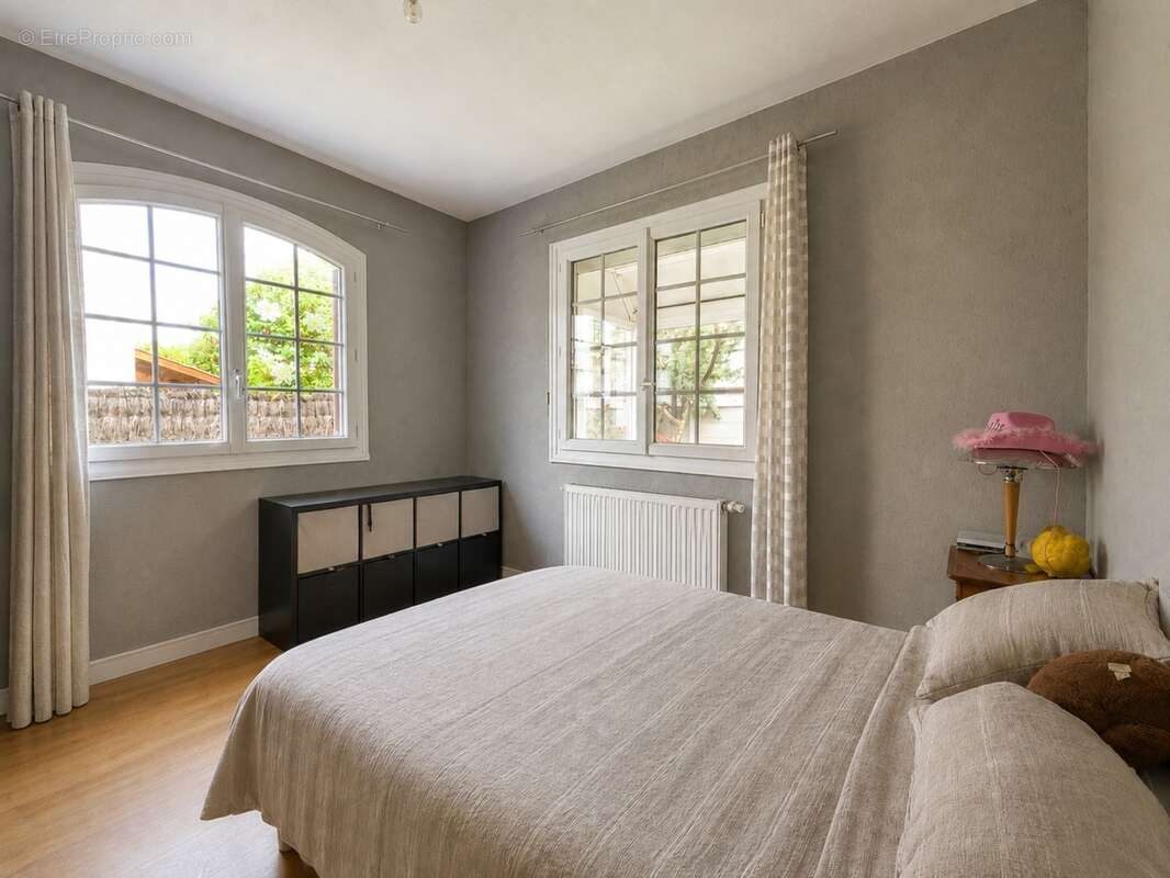 Grande maison familiale avec jardin aux portes du campus de Talence - photo 12