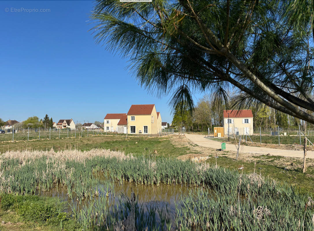 Terrain à LE CHATELET-EN-BRIE