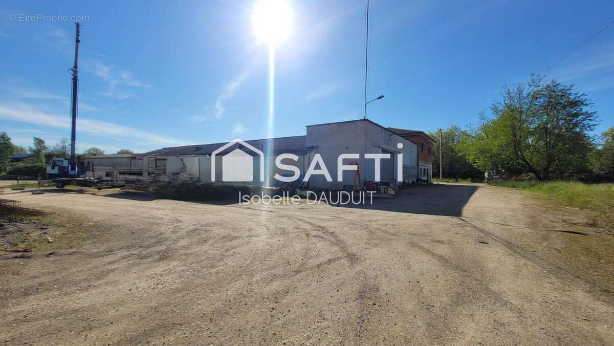 Photo 2 - Commerce à BRESSOLS