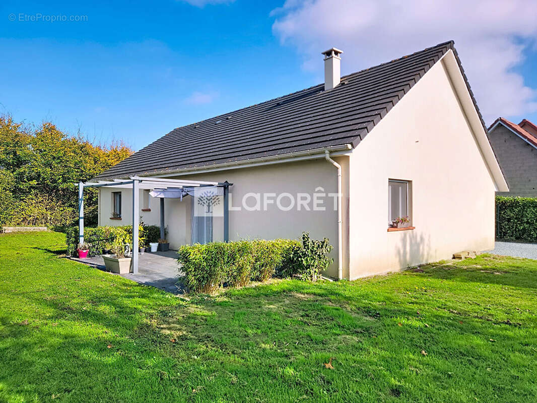 Maison à SAINT-PIERRE-DES-FLEURS