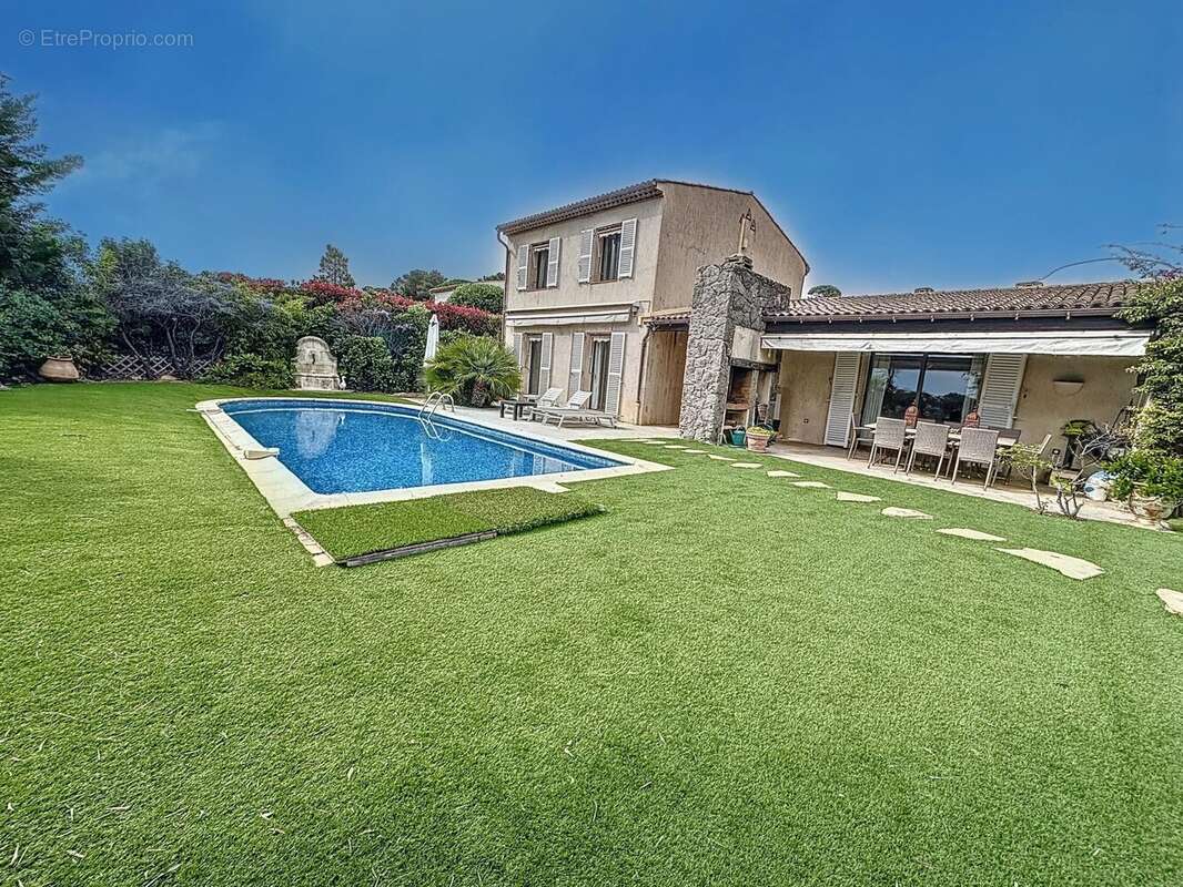 Maison à VILLENEUVE-LOUBET