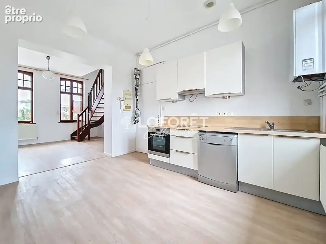 Duplex deux chambres proche gare et commerces - photo 3